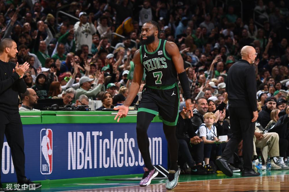 他以出色的 他以出色的