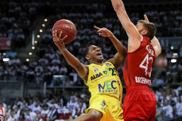 手林高远再 手林高远再